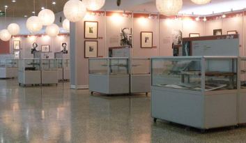 Hire Glass Counter Display Cabinets For Exhibitions