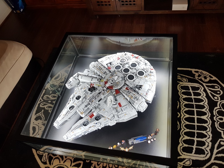 Why not custom your own Star Wars memorabilia coffee table display case with Showfront?