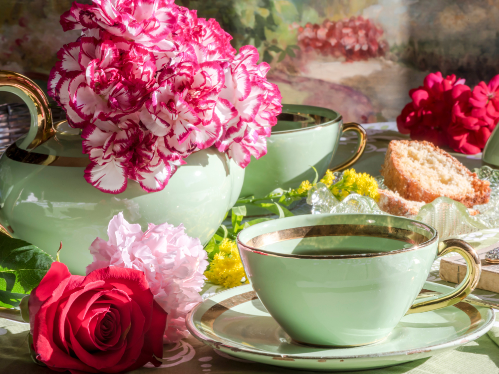 Discover how a Showfront Collectors teacup display case can enhance your teacup collection.