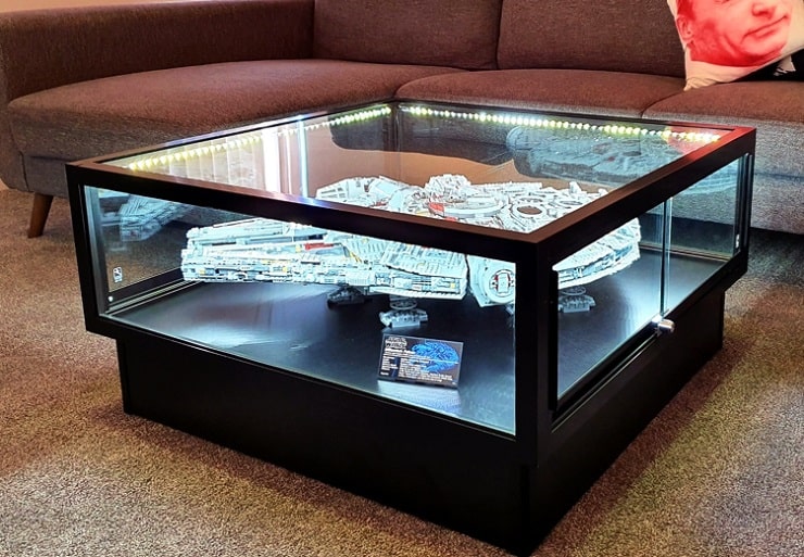 Put your items on display with this multi-use coffee table 