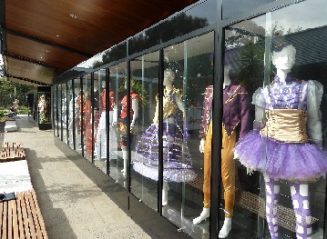 Custom Mannequin display cabinets by Showfront 3
