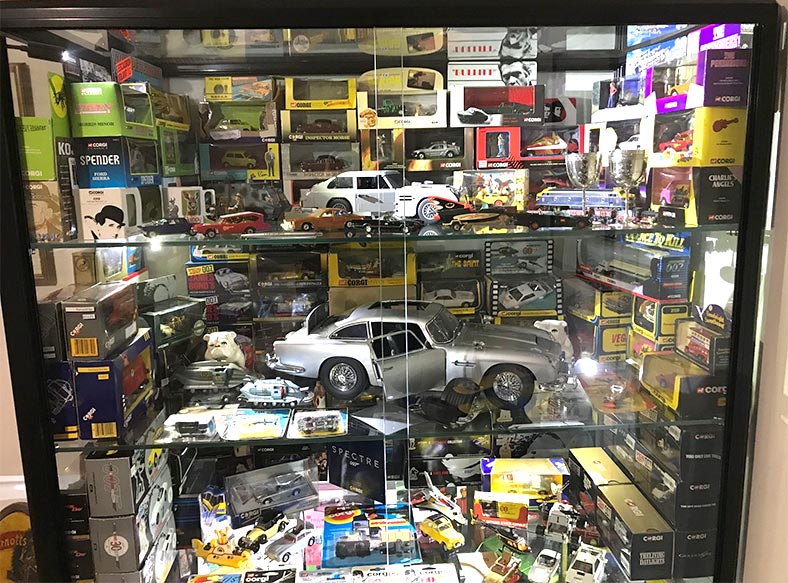 Wesley’s classic style diecast model car collection was the ideal fit for our  ETGL 1000 glass model car display case.