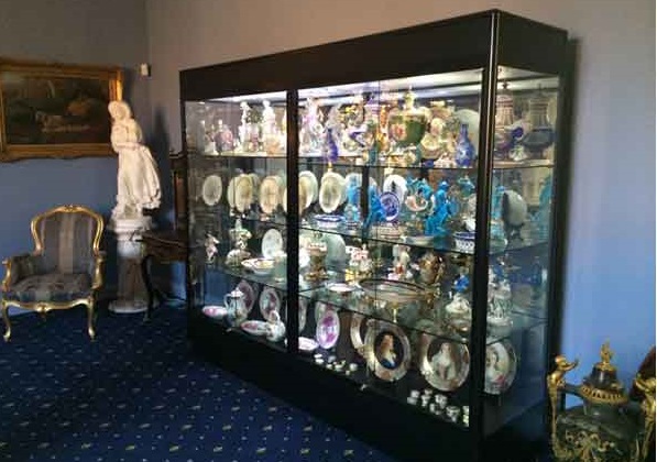Showfront display cases at the Stokes Collection Museum 
