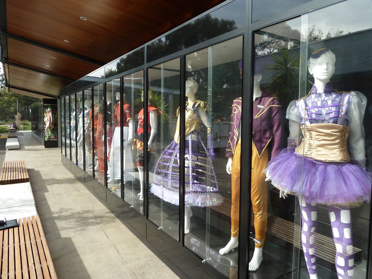 Showfront Schools manufactures quality display cabinets for schools, universities and educational institutions.